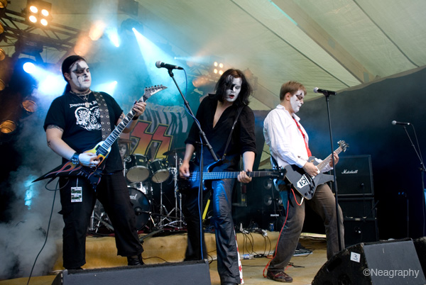 PaulStanleyBoozing016