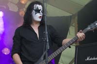 PaulStanleyBoozing007